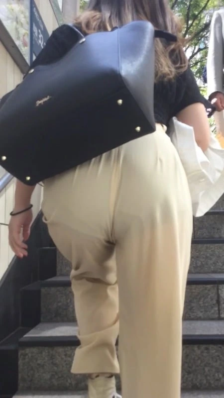 盗撮！ムラムラするパン線エロ画像50枚 21