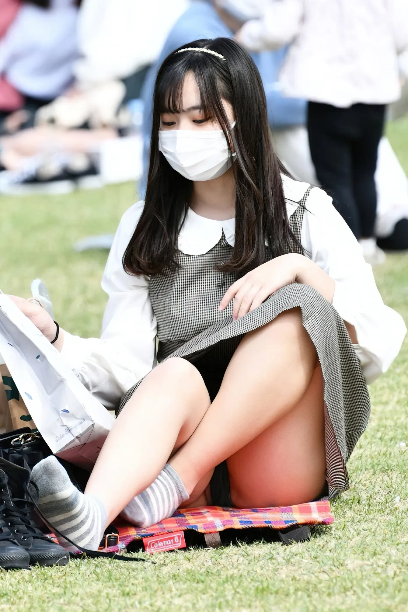 公園しゃがみパンチラ盗撮画像195枚 6