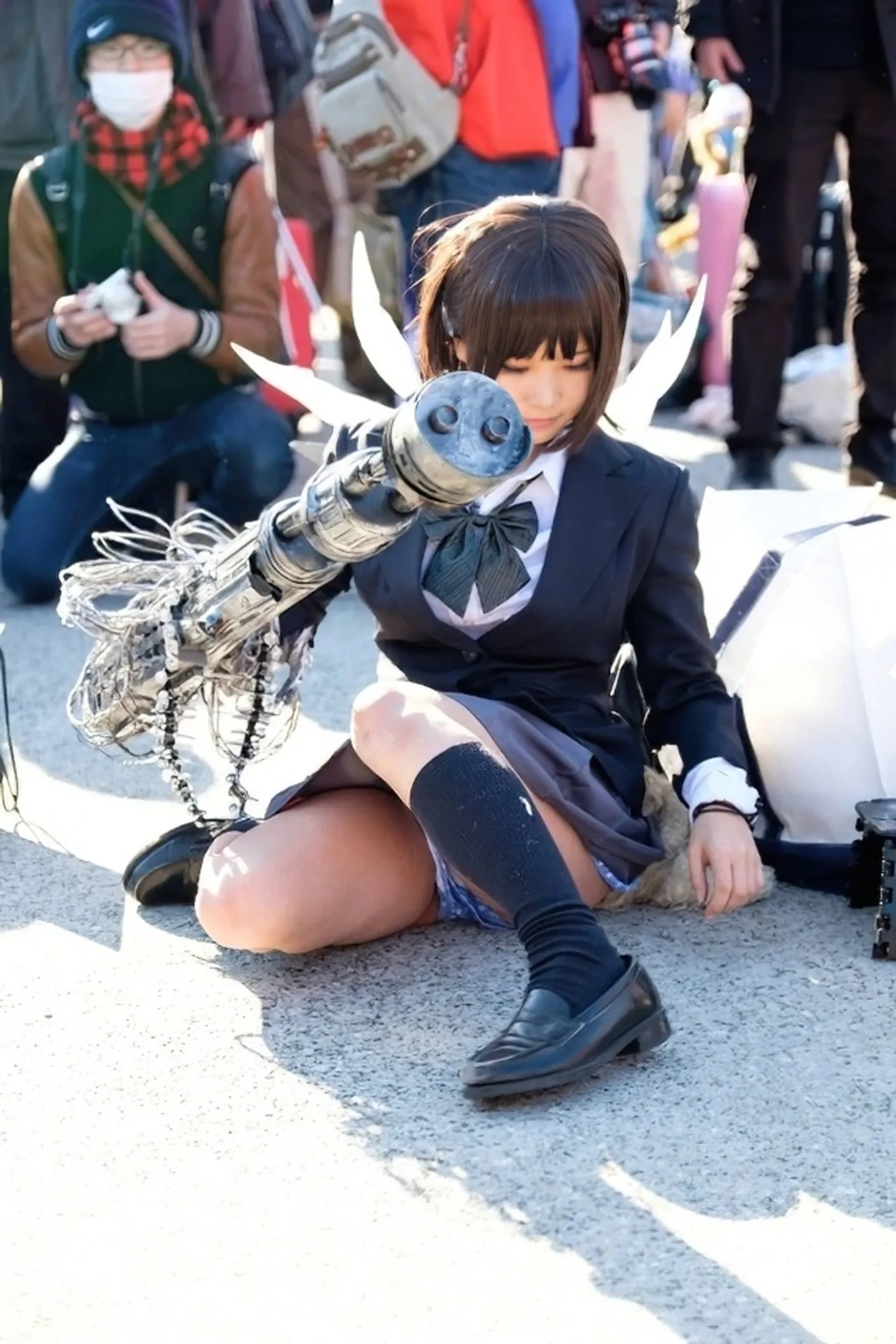 見せパンJK・コスプレイヤー・アイドルエロ画像！見せパンでも見えるとうれしいパンチラ 21
