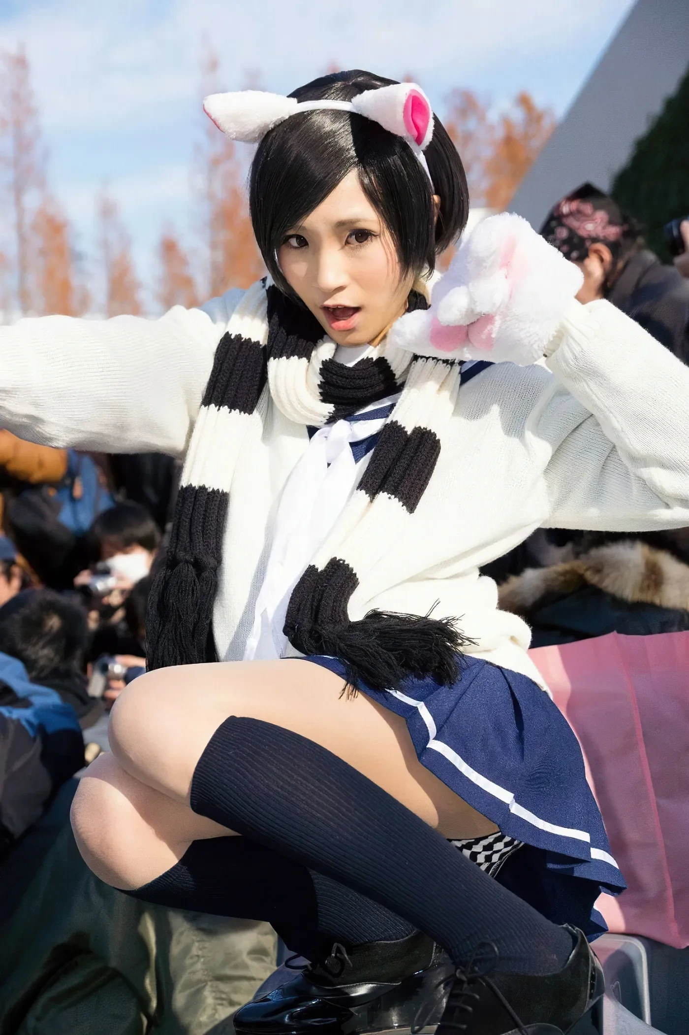 見せパンJK・コスプレイヤー・アイドルエロ画像！見せパンでも見えるとうれしいパンチラ 14