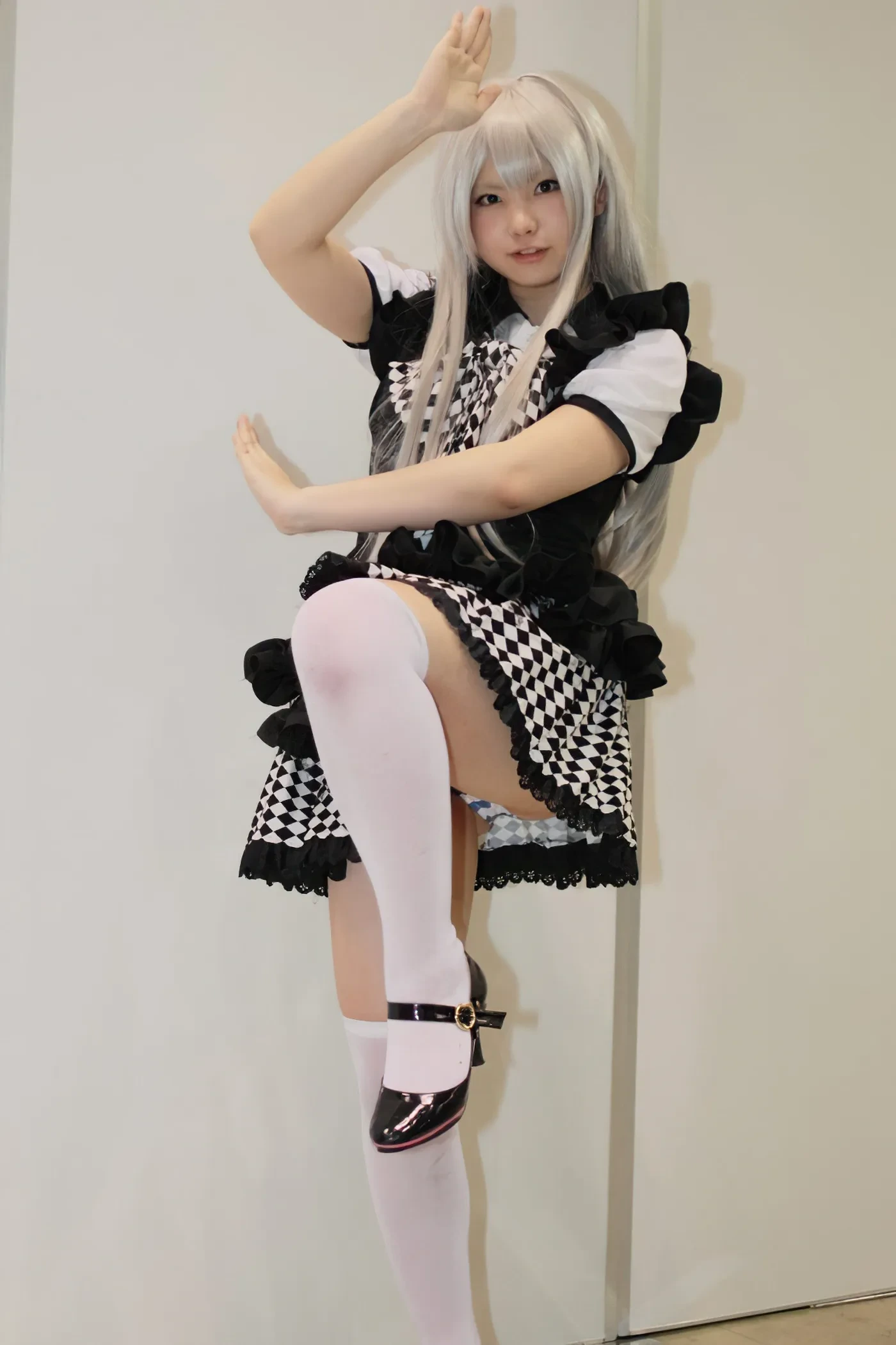 見せパンJK・コスプレイヤー・アイドルエロ画像！見せパンでも見えるとうれしいパンチラ 15