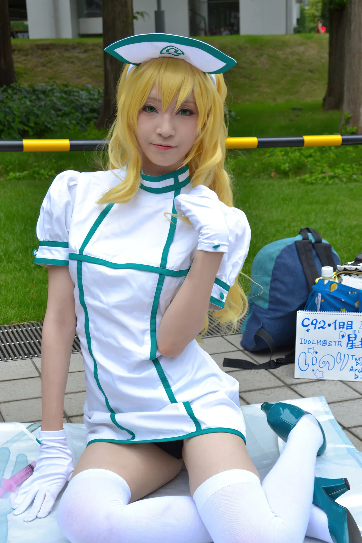見せパンJK・コスプレイヤー・アイドルエロ画像！見せパンでも見えるとうれしいパンチラ 17