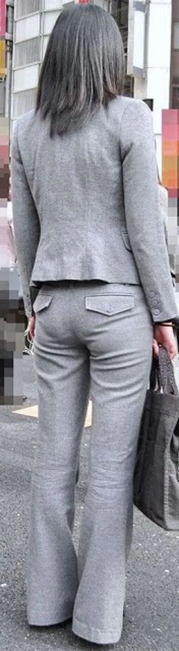 スキニーパンツやスリムパンツのパン線がくっきり浮かんだ盗撮画像 7