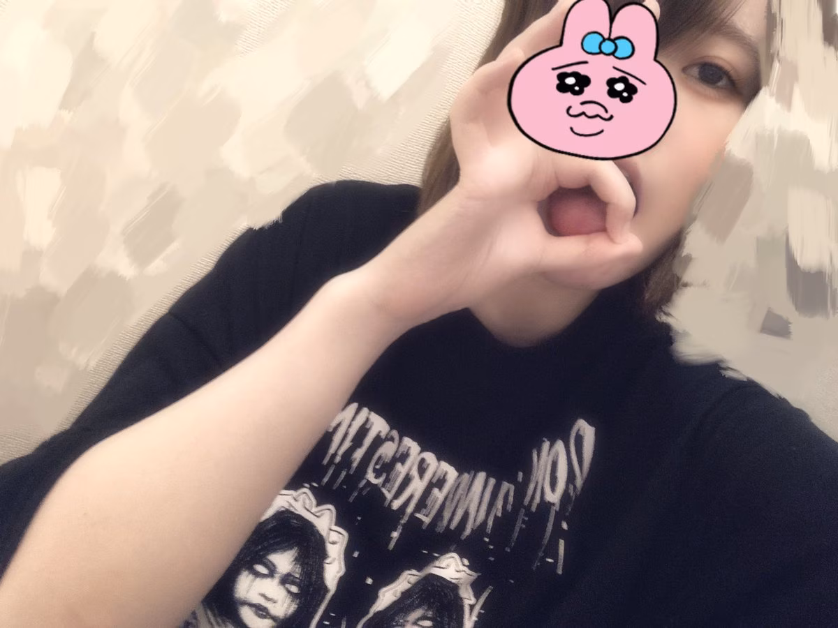 舌フェチのための素人の舌出し自撮り画像 4